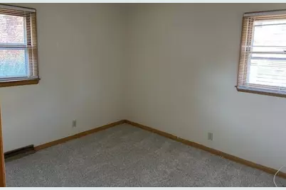 7650 N Delta Pl, Milwaukee, WI 53223 - Photo 17