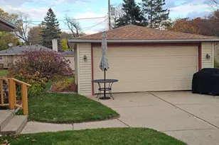 7650 N Delta Pl, Milwaukee, WI 53223 - Photo 25