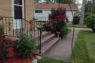 7650 N Delta Pl, Milwaukee, WI 53223 - Photo 27