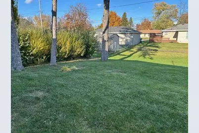 7650 N Delta Pl, Milwaukee, WI 53223 - Photo 7