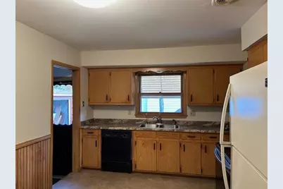 7650 N Delta Pl, Milwaukee, WI 53223 - Photo 11