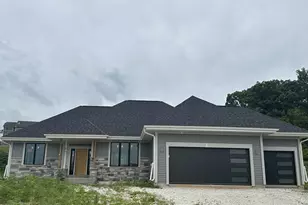 110 Retzer View Ct, Waukesha, WI 53188 - Photo 1