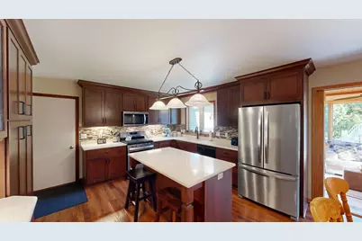 736  Lucas Ln, Jefferson, WI 53549 - Photo 3