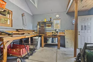 8512 Caldwell Rd, Racine, WI 53149 - Photo 9