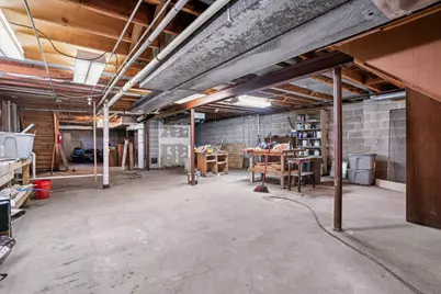 4646 S 124th St, Greenfield, WI 53228 - Photo 25