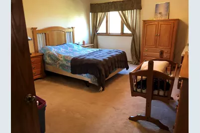 15634 W Ridge Rd, New Berlin, WI 53151 - Photo 7