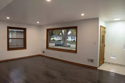 2107  28th St, Kenosha, WI 53140 - Photo 7