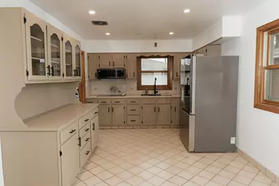 2107  28th St, Kenosha, WI 53140 - Photo 5