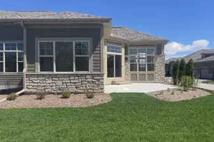 433 Standing Stone Dr, Waukesha, WI 53189 - Photo 7