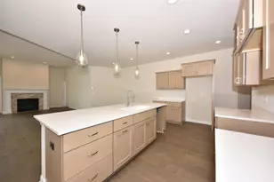 433 Standing Stone Dr, Waukesha, WI 53189 - Photo 5