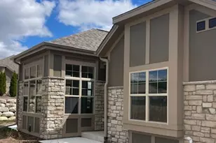 439 Standing Stone Dr, Waukesha, WI 53189 - Photo 3