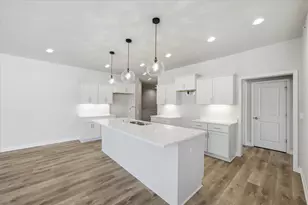 439 Standing Stone Dr, Waukesha, WI 53189 - Photo 5