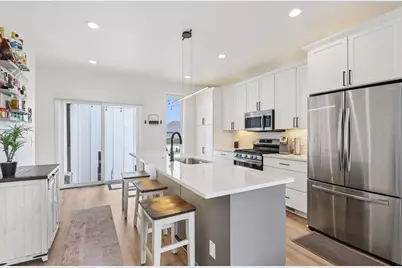 4238 E Lake Vista Blvd, Oak Creek, WI 53154 - Photo 7