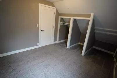 6570 N 54th St, Milwaukee, WI 53223 - Photo 11