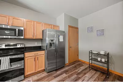 10900 W Bluemound Rd #208, Wauwatosa, WI 53226 - Photo 5