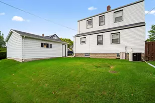 3578 S 48th St, Greenfield, WI 53220 - Photo 15