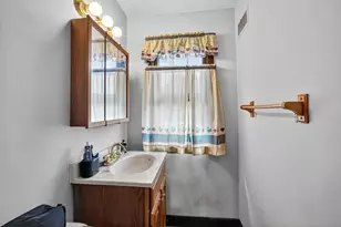 3578 S 48th St, Greenfield, WI 53220 - Photo 11