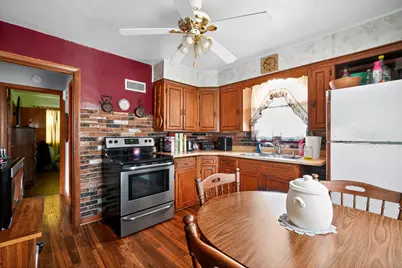 3578 S 48th St, Greenfield, WI 53220 - Photo 5