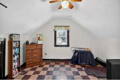 3578 S 48th St, Greenfield, WI 53220 - Photo 9