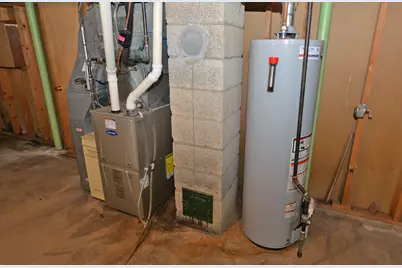 2031  Wustum Ave, Racine, WI 53404 - Photo 17