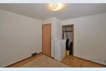 2031  Wustum Ave, Racine, WI 53404 - Photo 15