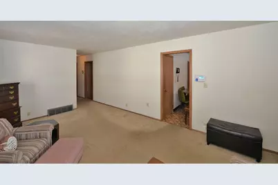 2031  Wustum Ave, Racine, WI 53404 - Photo 3