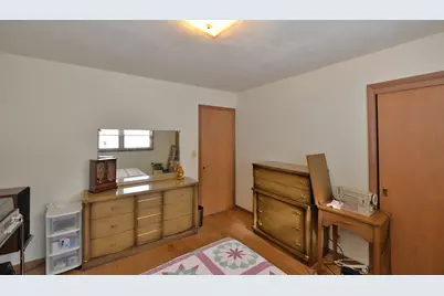 2031  Wustum Ave, Racine, WI 53404 - Photo 11