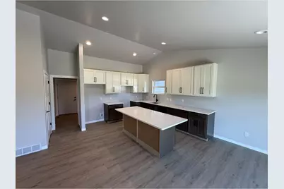 1938  Arches Dr, Holmen, WI 54636 - Photo 5