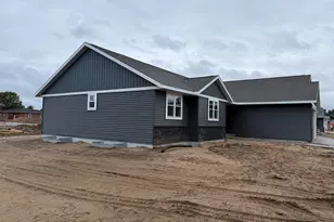 1818 Arches Dr, Holmen, WI 54636 - Photo 3