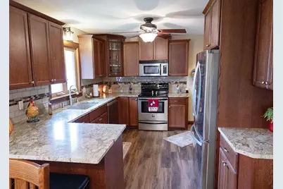 544  Leonard St, West Salem, WI 54669 - Photo 3