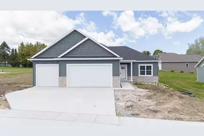 201  Edgewater Ct, Theresa, WI 53091 - Photo 1