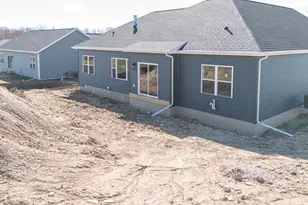 201 Edgewater Ct, Theresa, WI 53091 - Photo 7