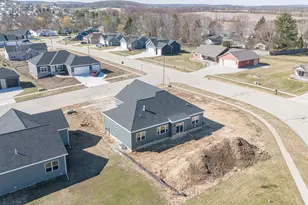 201 Edgewater Ct, Theresa, WI 53091 - Photo 5