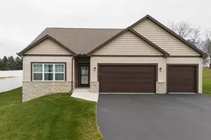 605 Sycamore Pl, Theresa, WI 53091 - Photo 1