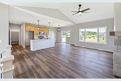 924  Duke St, Brownsville, WI 53006 - Photo 7