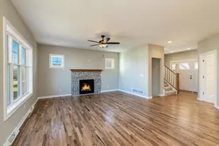 N54W19340 Kearney Ln, Menomonee Falls, WI 53051 - Photo 7