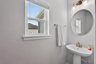 11520 W Meadowview Dr, Franklin, WI 53132 - Photo 17