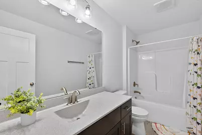 11520 W Meadowview Dr, Franklin, WI 53132 - Photo 23