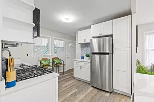 5830 W Philip Pl, Milwaukee, WI 53216 - Photo 7