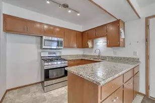 18570 Kamala Ct, Brookfield, WI 53045 - Photo 5