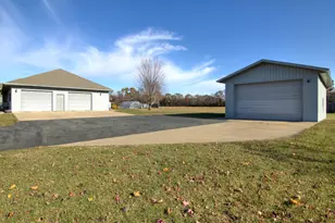 N8536 Hanson Rd, Holland, WI 54636 - Photo 29