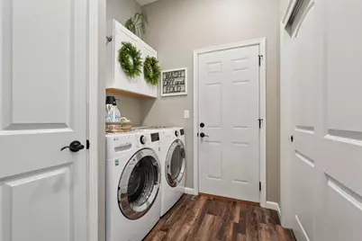 2951  Glen Ivy Dr, West Bend, WI 53090 - Photo 31