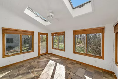 N81W13567  Golfway Dr, Menomonee Falls, WI 53051 - Photo 7