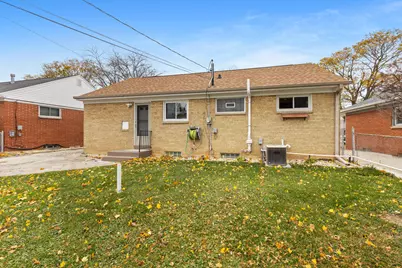 4062 S Troy Ave, Saint Francis, WI 53235 - Photo 15