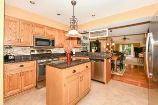 300 King William Ct, Waukesha, WI 53186 - Photo 5