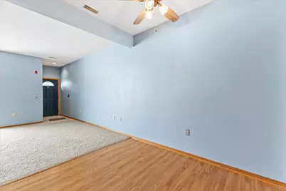 6190 S Creekside Dr #3, Cudahy, WI 53110 - Photo 11