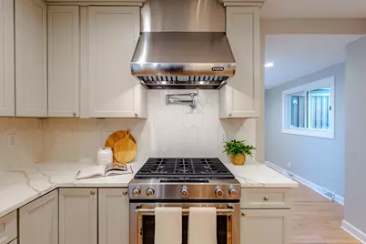 8201 N Whitney Rd, Fox Point, WI 53217 - Photo 13