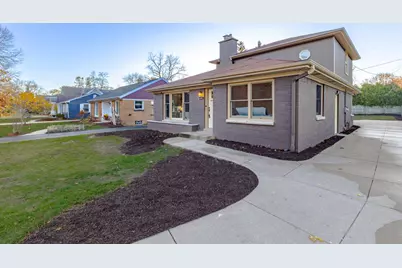 8201 N Whitney Rd, Fox Point, WI 53217 - Photo 29