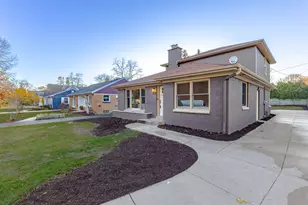 8201 N Whitney Rd, Fox Point, WI 53217 - Photo 29