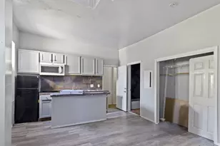 958 N 27th St, Milwaukee, WI 53208 - Photo 29